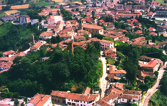 Una fotografia del comune di Castagnole delle Lanze